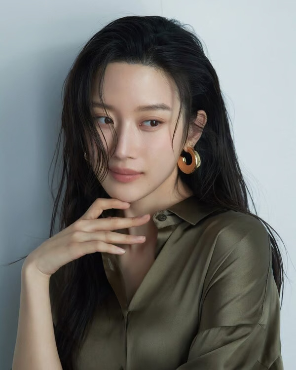 Mun Ka-young (Showbox)