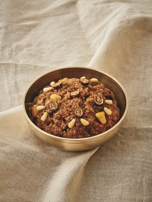 Yaksik, sweet rice with chestnuts and jujubes