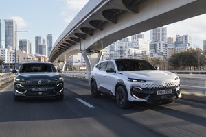 Renault Filante crossover blends hybrid power with sedan comfort
