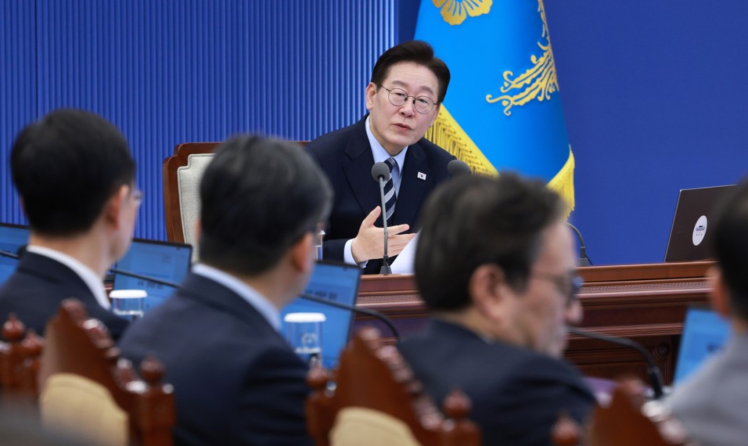 Lee urges swift extra budget to cushion Iran fallout