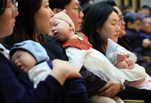 Booyoung gives 36 babies W100m bonus