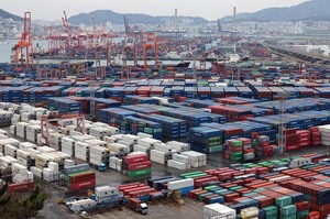 S. Korean economy grows 1 pct in 2025; Q4 GDP contracts 0.2 pct: BOK